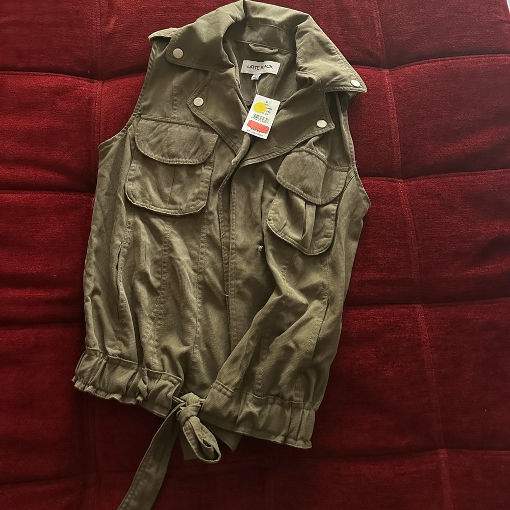 LATTE BLACK VEST - Olive